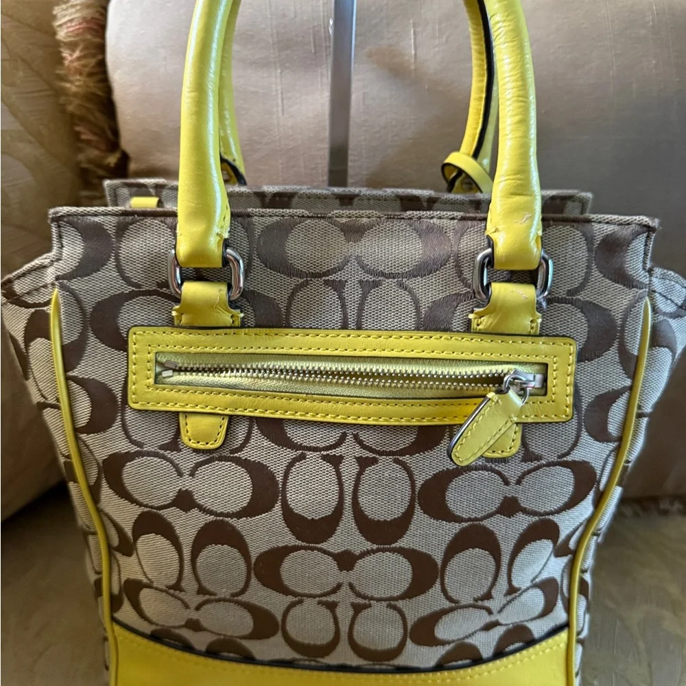 Coach F48879 Signature Mini Tanner shoulder bag in coach canvas/yellow leather - Picture 2 of 16